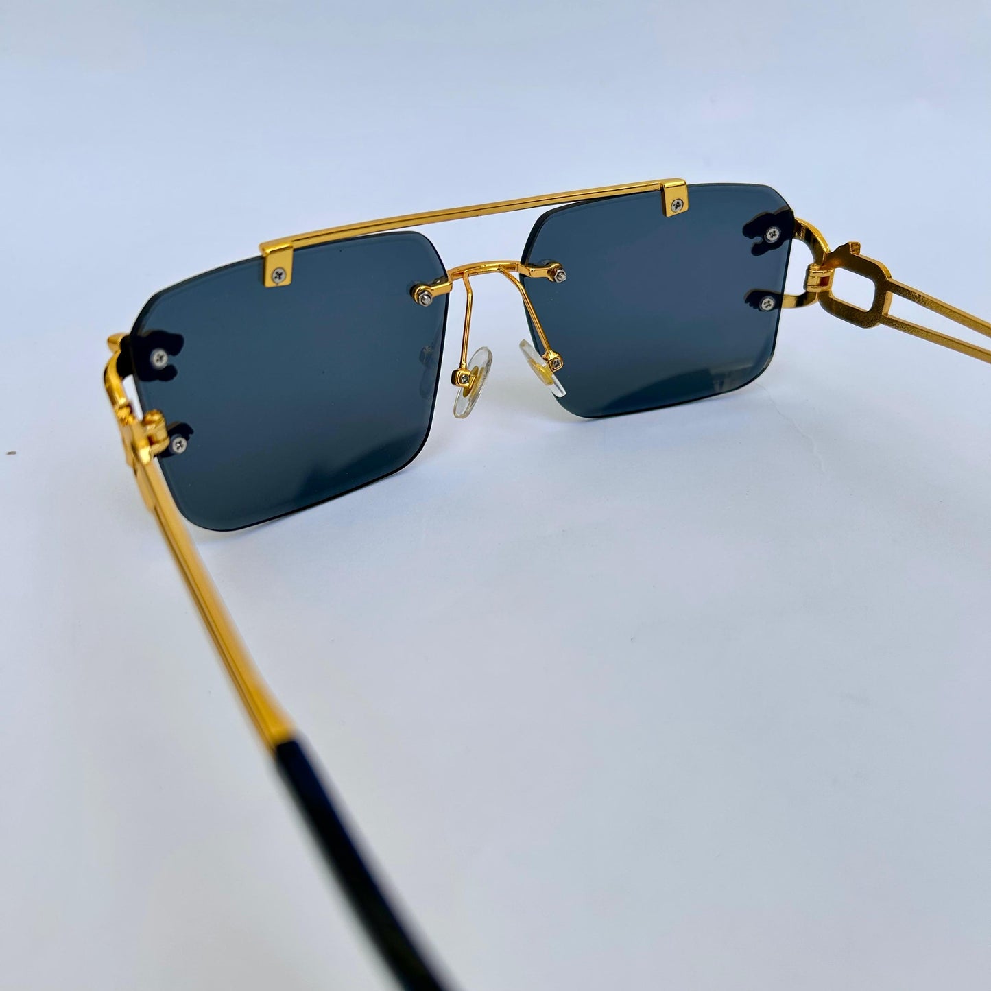 Black Luxury Rimless Sunglasses – Bold, Stylish & Modern